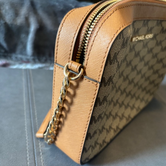 Michael Kors Jet Set Crossbody - Picture 6 of 7